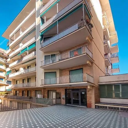 Lungomare شقة كيافاري